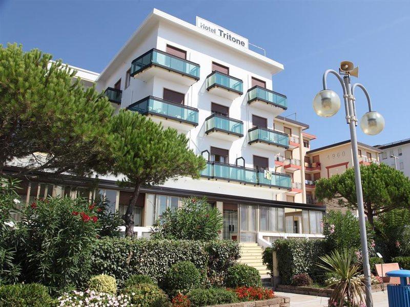 Hotel Tritone Jesolo Lido Exterior photo