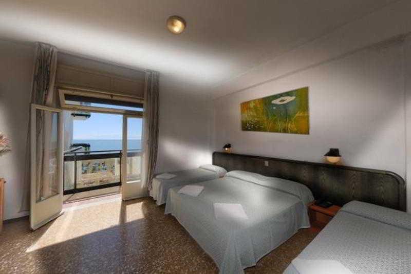 Hotel Tritone Jesolo Lido Exterior photo