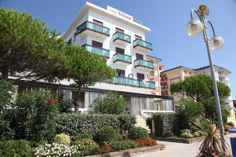 Hotel Tritone Jesolo Lido Exterior photo