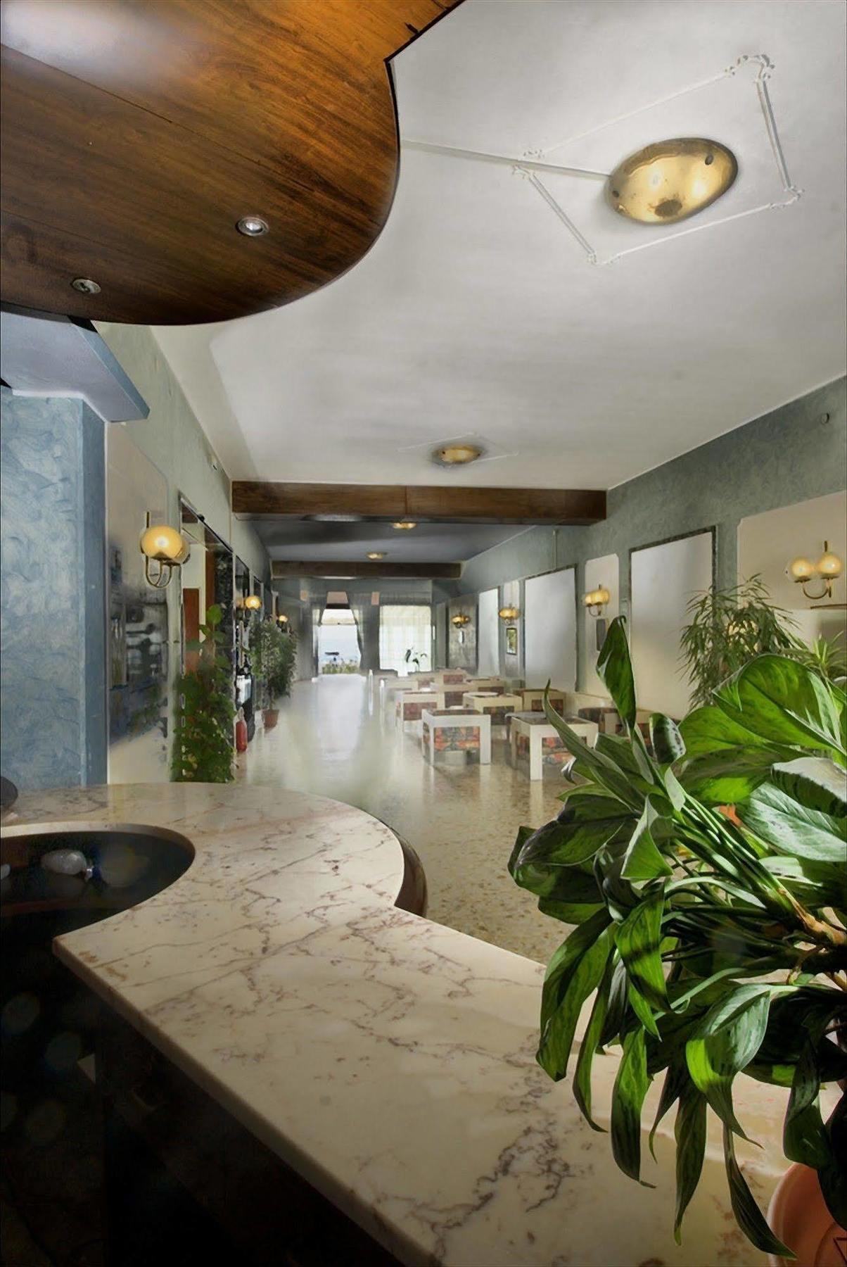 Hotel Tritone Jesolo Lido Exterior photo