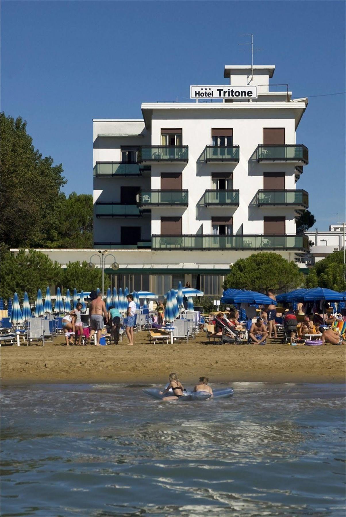 Hotel Tritone Jesolo Lido Exterior photo